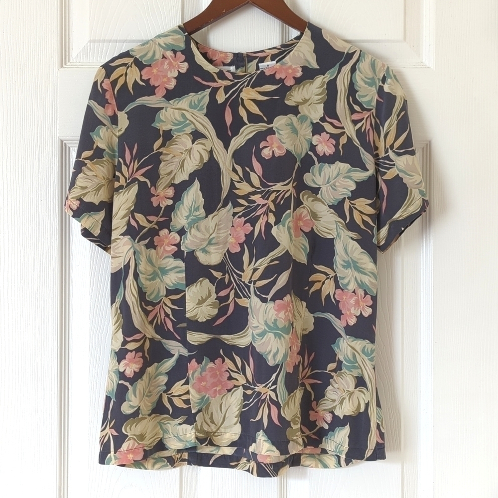 Chaus 90's Vintage 100% Silk Light Floral Short Sleeve Round Neck Blouse Gray 8